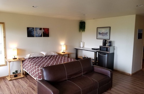 Wrangell Bed & Breakfast | Fort Wrangell, Orca Room