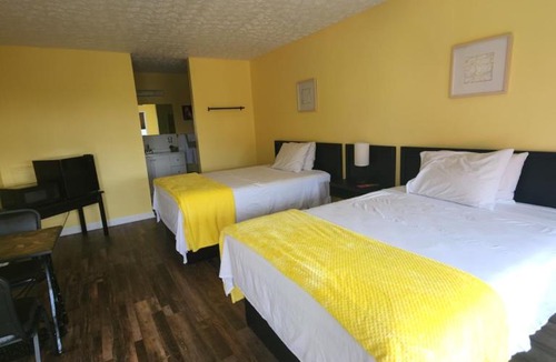 Max Meadows Hotel | Fox Mountain Inn