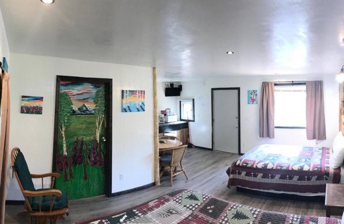 Tok House | Fox 'n Fireweed Cabins