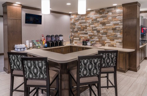 Midtown Anchorage Apartment | Free Daily Breakfast, Business Center + Heated Indoor Pool Access