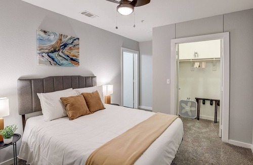 West Campus Apartment | FRONTDESK Pointe on Rio Apts West Campus Austin