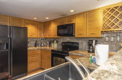 Mountain House Condo | Frostfire on the Beaver Ponds! Top Notch Unit, Walk To Slopes
