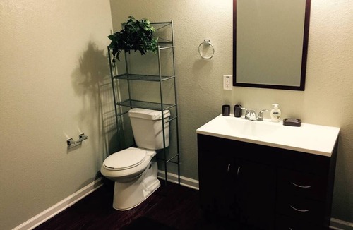 Denton Apartment | Full Cozy Studio w/Shared Bath - B