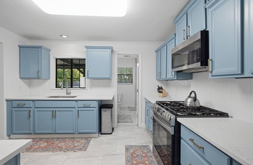 Round Rock House | Fully Furnished Cozy Cottage on large Lot- Centrally Located
