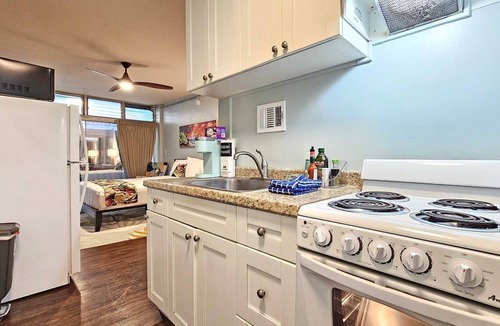 Waikiki Apartment | Furnished monthly rental Waikiki Neighborhood 204