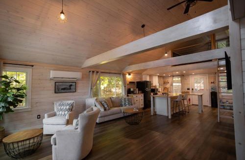 Belgrade House | Gables End Escape Lakefront Dock Kayaks