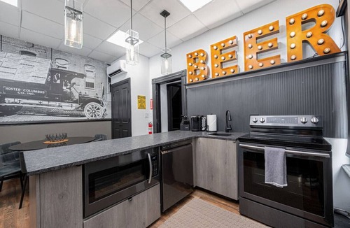 Downtown Columbus House | German Village Grand Retreat