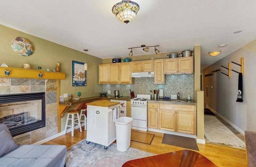 Alyeska Condo | Girdwood Lodge | Studio Basecamp | Sauna