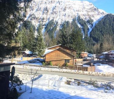 Mendenhaven House | Glacier Guest Room - PRIVATE ROOM IN SHARED HOUSE REDUCED PRICE ON TOURS
