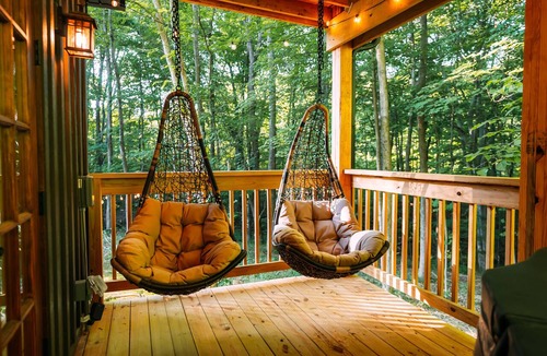 Laurelville Cabin | GloCabin, Romantic Forest Escape on 32 Private Acres + Hot Tub + Trails