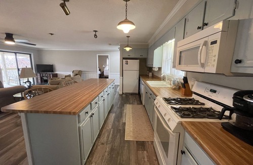 Sky Valley House | Glory View at Saddleback - Dog Friendly!