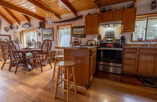 Sitka House | Golden Alaskan Lodge: 4 BR, 2 BA House in Sitka, Sleeps 10