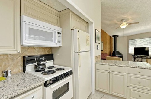 Lakeway House | Golden Rod #2 - Waterside Escape with Resort Pool