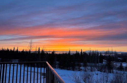 Rabbit Creek House | Golden View House · Spacious Mountain Retreat- Hot Tub, Beautiful View