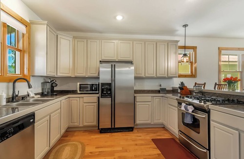 Grand Elk Ranch Cabin | Golf Course Retreat with Hot Tub Dog-Friendly