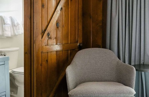 Waynesville Hotel | Golf Course View + Pool. Fitness Center. Dining.