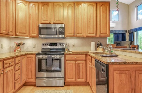 Quechee Condo | Golf Course Views! Cozy Fireplace | Coach Road 14B