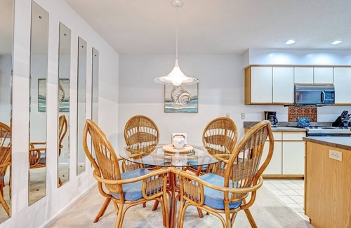 Sea Trail House | Golf Retreat at Club Villas: Cozy with Patio
