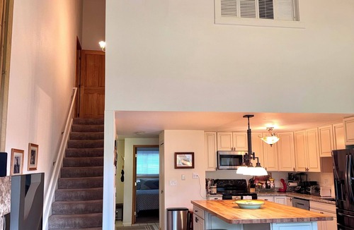 Eagle-Vail House | Golf & Ski Townhome in Avon, Colorado