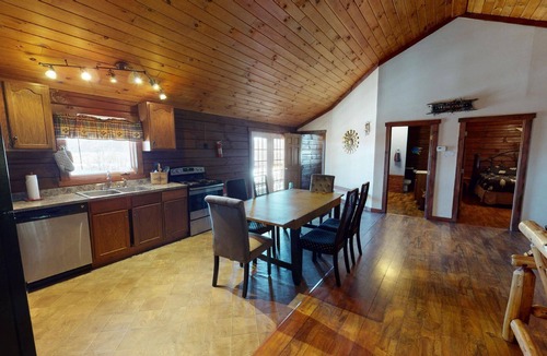 McArthur Cabin | Gone Fishin' - Cabins in Hocking