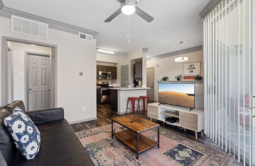 North Burnet Apartment | Gorgeous 1BR Next to the Domain hxlo