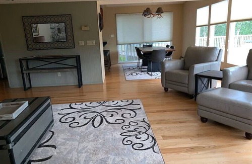 South Addition Apartment | Gorgeous home w/Sauna downtown Anchorage. Walk to dine, coffee & attractions