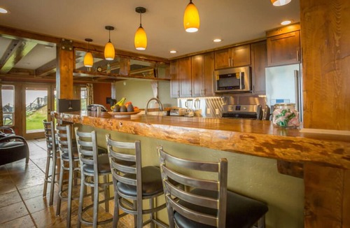 Homer House | Gorgeous Home with Unobstructed Ocean & Mountain Views & Private Hot Tub!