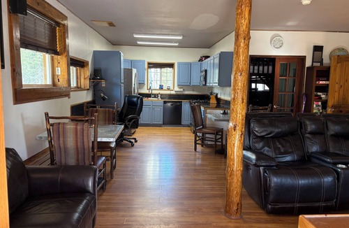 Healy House | Gorgeous House in Healy, with HOT TUB