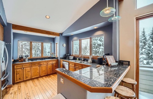 Intermountain House | Gorgeous Mountain Home Just Minutes drive to the Slopes