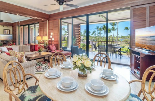 Kamuela Condo | Gorgeous Oceanfront Terrace Condo - Near Beach Club!
