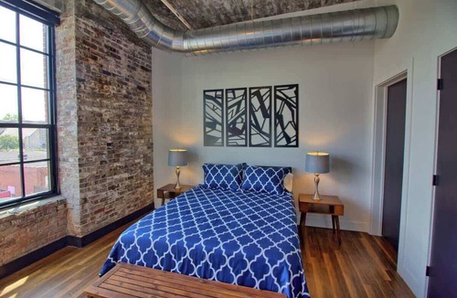 Midtown Hotel | Gorgeous Ultramodern 2BR Corner Loft + Workspace