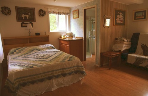 Talkeetna Bed & Breakfast | Grace and Bill's Freedom Hills