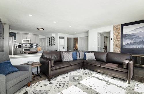 Silvercreek Condo | Granby Ranch Lookout - 3bd/2ba Ski-in/out Luxury Slope-facing Mountainside Condo