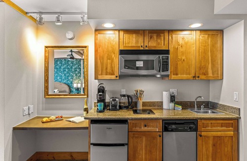 Mount Crested Butte Condo | Grand Lodge Studio 412 — Ski-In/Out Mt CB, Hot Tub & Pool, Pets OK
