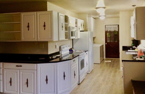 Mendenhaven House | Grandma's House - Large Home - DISCOUNT ON TOURS!