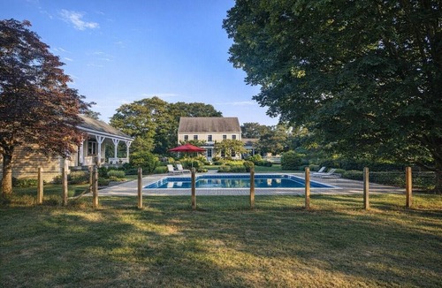 South Eliot House | Great for group events, pool parties, and chefs looking to cook for large groups.