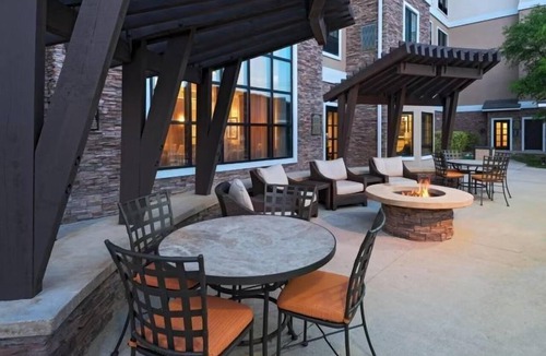 Hunter's Chase Apartment | Great location! Air-Conditioned Studio with Outdoor Pool Access, Free Breakfast + More!
