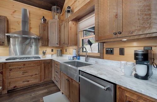 Epworth Cabin | Great Trails Lodge - Blue Ridge