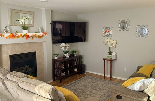 Abbott Loop House | Green Oasis Getaway in Lovely Quiet Neighborhood