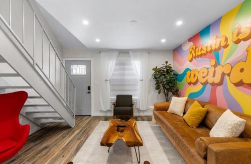 St. Edwards House | Groovy Townhouse near SoCo