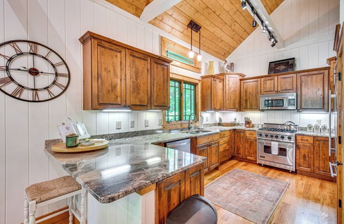Cullowhee House | Group-Friendly Golf Getaway! 5 Mi to Cashiers