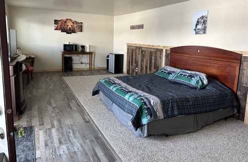 Buffalo Soapstone Cabin | Gunsight Mountain Lodge