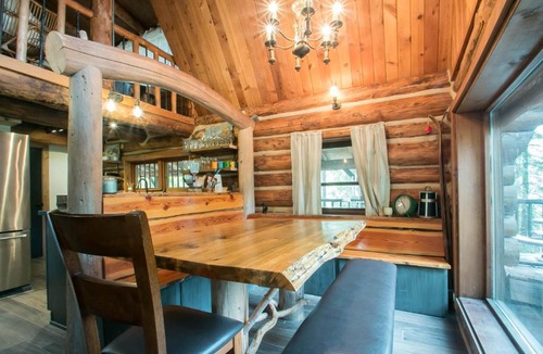 Ardenvoir House | Guten Cabin