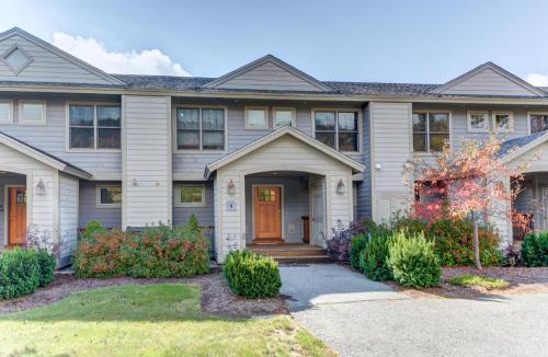 Carroll Villa | H4 Ski Slope Views! Bretton Woods condo with easy access to Mt Washington, Skiing, White Mountains!