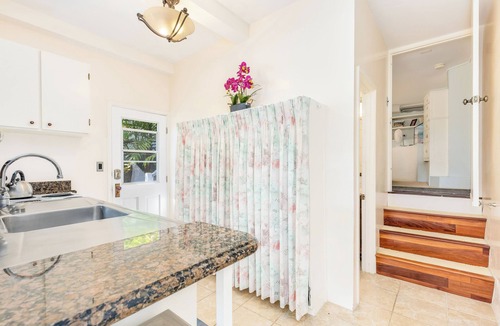 Manoa House | Hale Ho‘omalie- Peaceful Mānoa Valley Retreat near UH