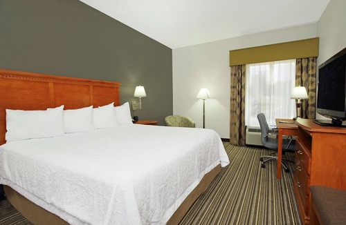 Austinburg Hotel | Hampton Inn Ashtabula