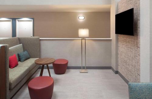 Athens Hotel | Hampton Inn Athens