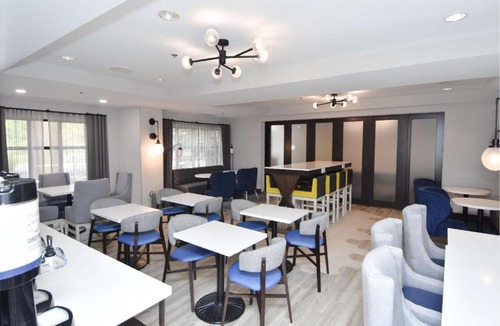 Auburn Hotel | Hampton Inn Auburn