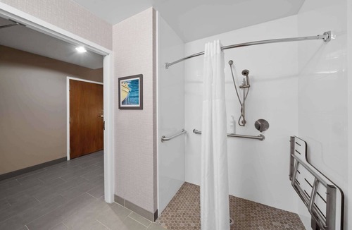 Franklin Hotel | Hampton Inn Franklin/Milford