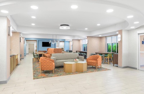 Lakeview Hotel | Hampton Inn Gainesville-Haymarket